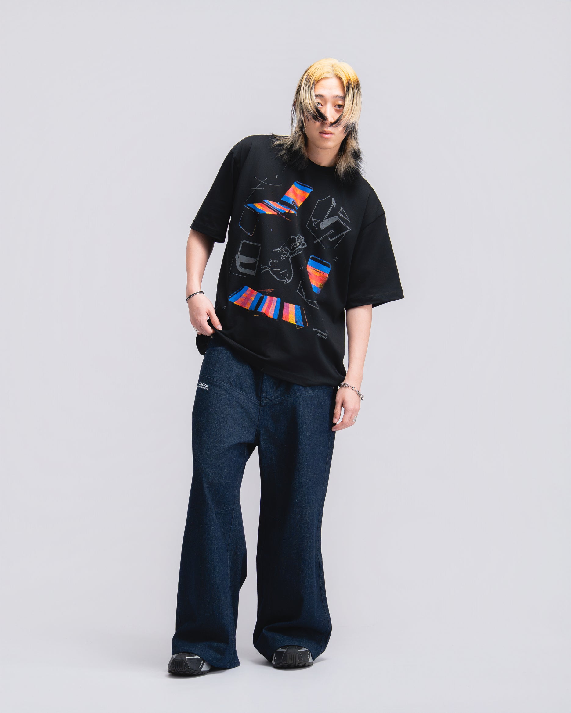 Lazy Chair Tee Black