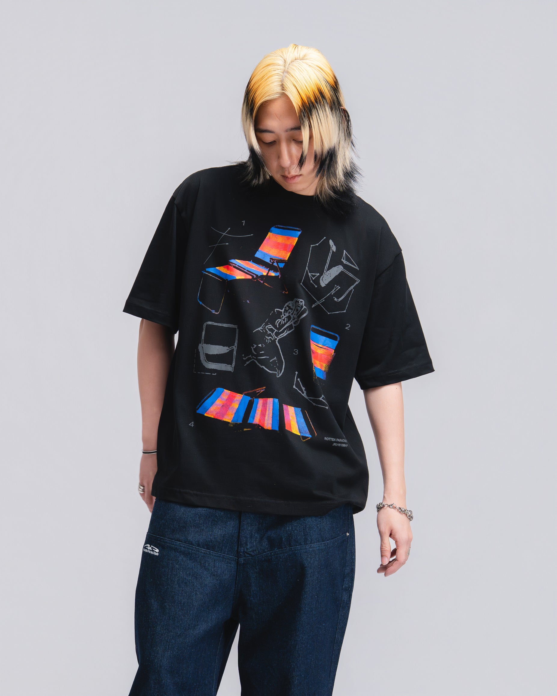 Lazy Chair Tee Black