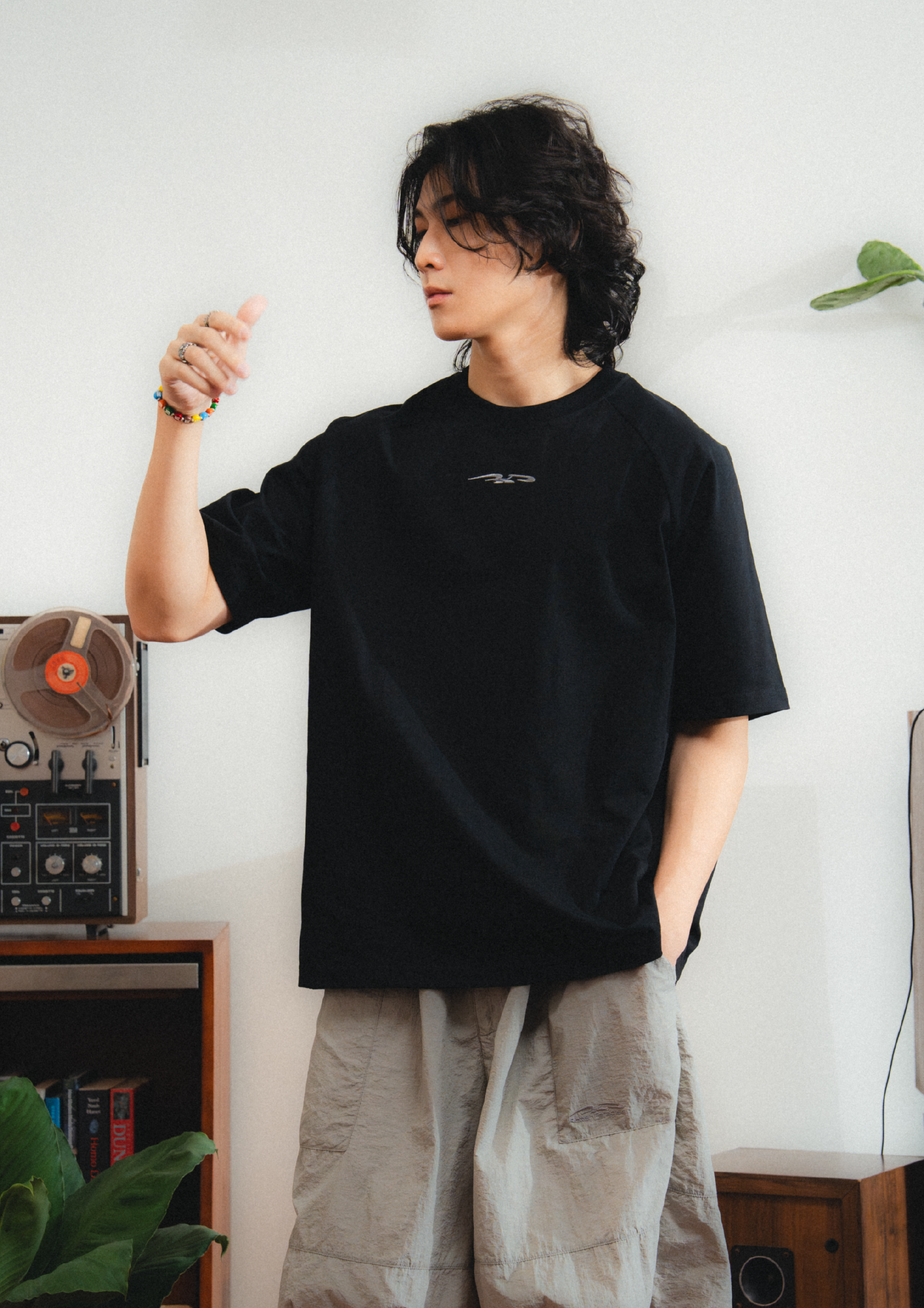 Mini Logo Raglan Tee Black